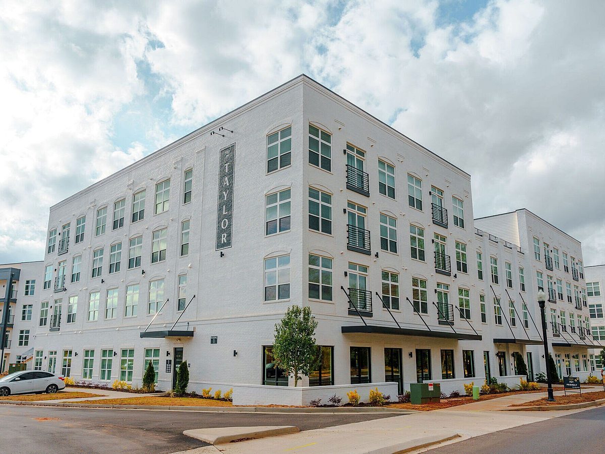 The taylor opelika al building photo